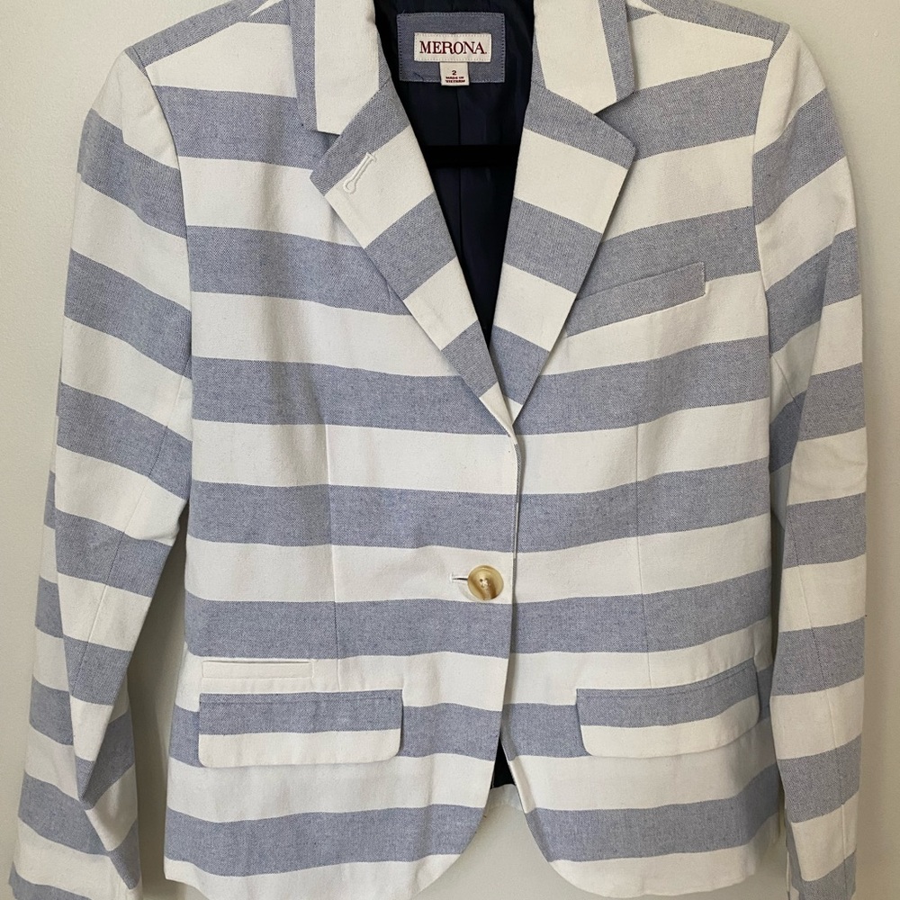 Striped blazer. Size 2.
